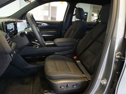 New 2026 Chevrolet Traverse LT w/ Driver Confidence Package FWD image 9
