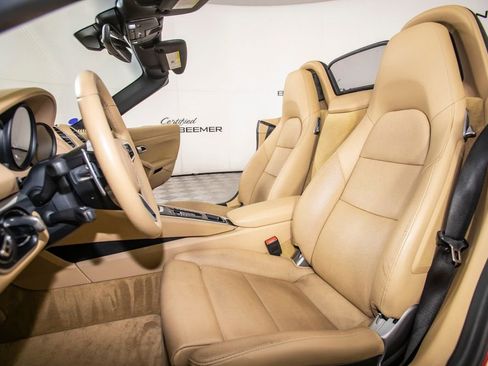 Used 2017 Porsche 718 Boxster RWD image 15