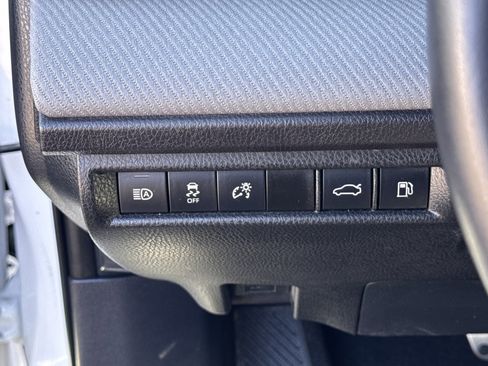 Used 2025 Toyota Camry SE image 21