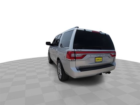 Used 2016 Lincoln Navigator Select AWD/4WD image 7