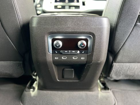 Used 2021 GMC Yukon SLT w/ Rear Media and Nav Package AWD/4WD image 27