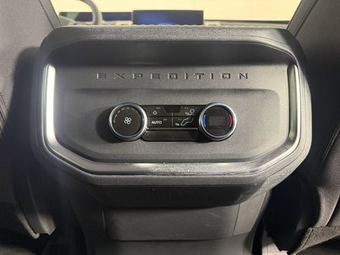 Certified 2025 Ford Expedition Active image 14