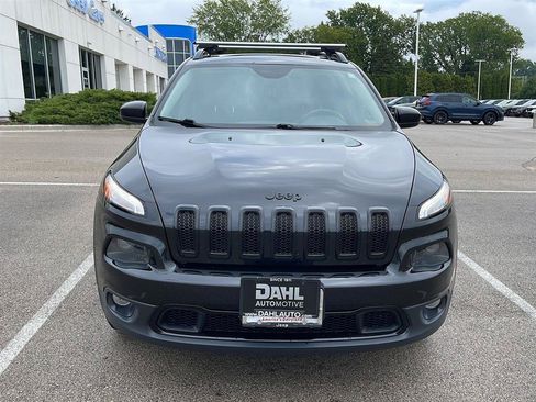 Used 2015 Jeep Cherokee Latitude w/ Comfort/Convenience Group AWD/4WD image 2