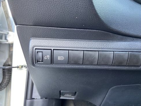 Used 2021 Toyota Corolla LE w/ Carpet Mat Package (TMS) FWD image 42
