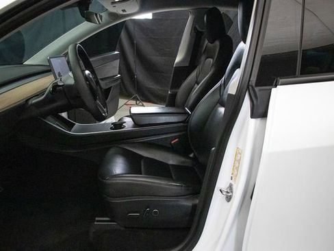 Used 2021 Tesla Model Y Long Range image 26