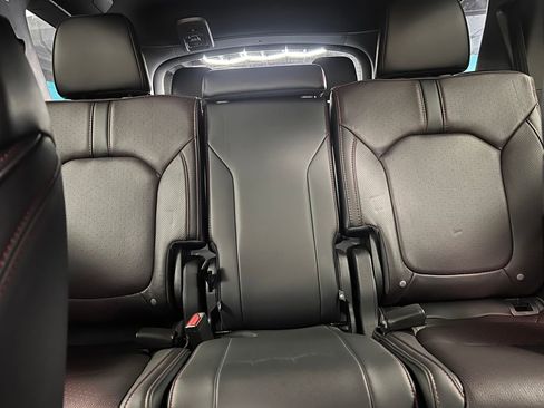 Used 2025 Honda Pilot Black Edition image 14