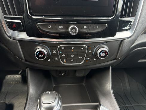 Used 2018 Chevrolet Traverse LT FWD image 22