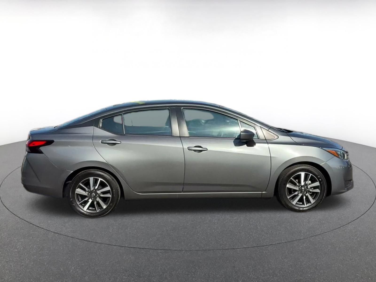 Used 2025 Nissan Versa SV FWD image 15