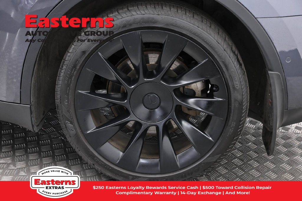 Used 2022 Tesla Model Y Long Range AWD/4WD image 28