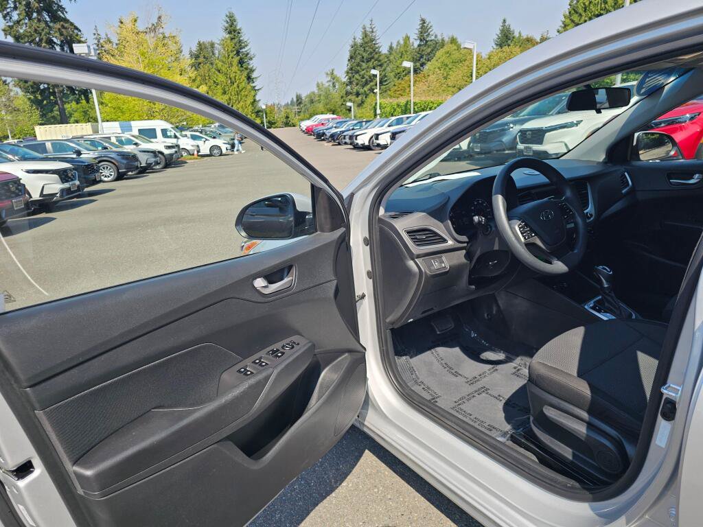 Used 2018 Hyundai Accent SE FWD image 23