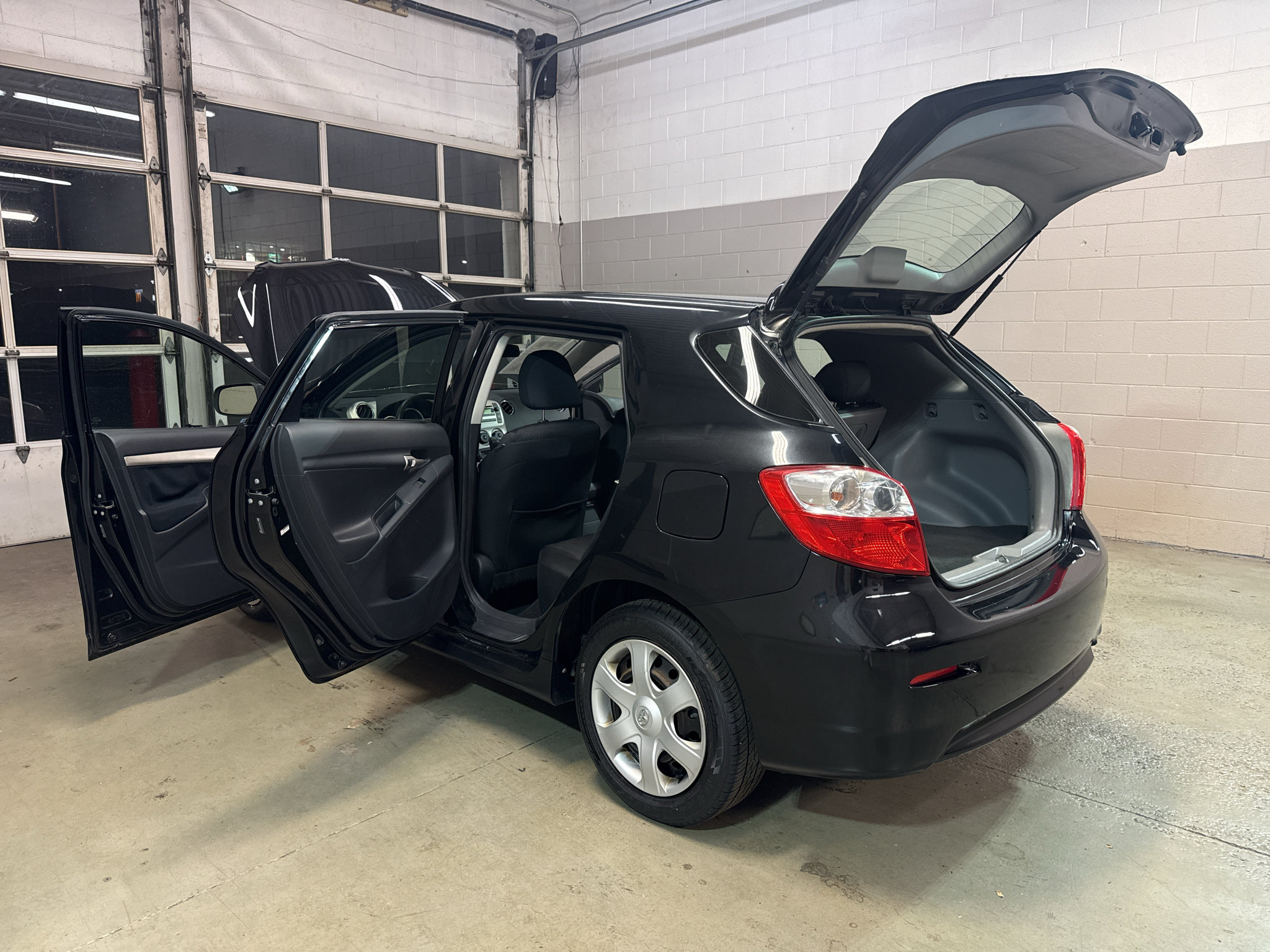 Used 2009 Toyota Matrix FWD image 12