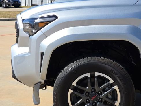 Used 2024 Toyota Tacoma TRD Sport AWD/4WD image 5