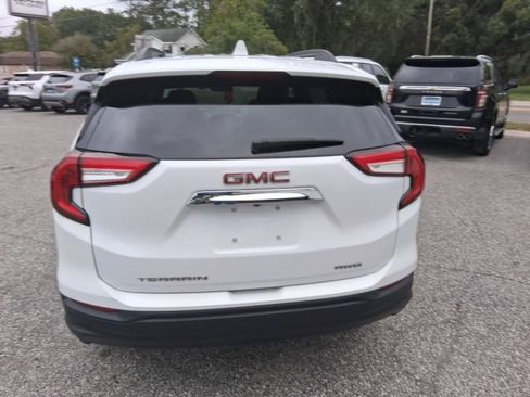 Certified 2023 GMC Terrain SLE w/ Driver Convenience Package image 15
