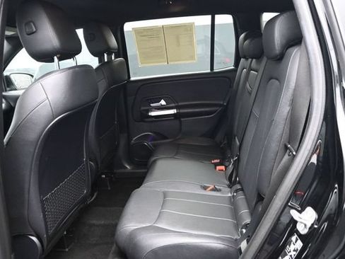 Used 2024 Mercedes-Benz GLB 250 image 10