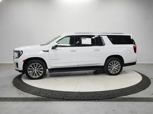 Used 2021 GMC Yukon XL Denali w/ Advanced Technology Package AWD/4WD image 5
