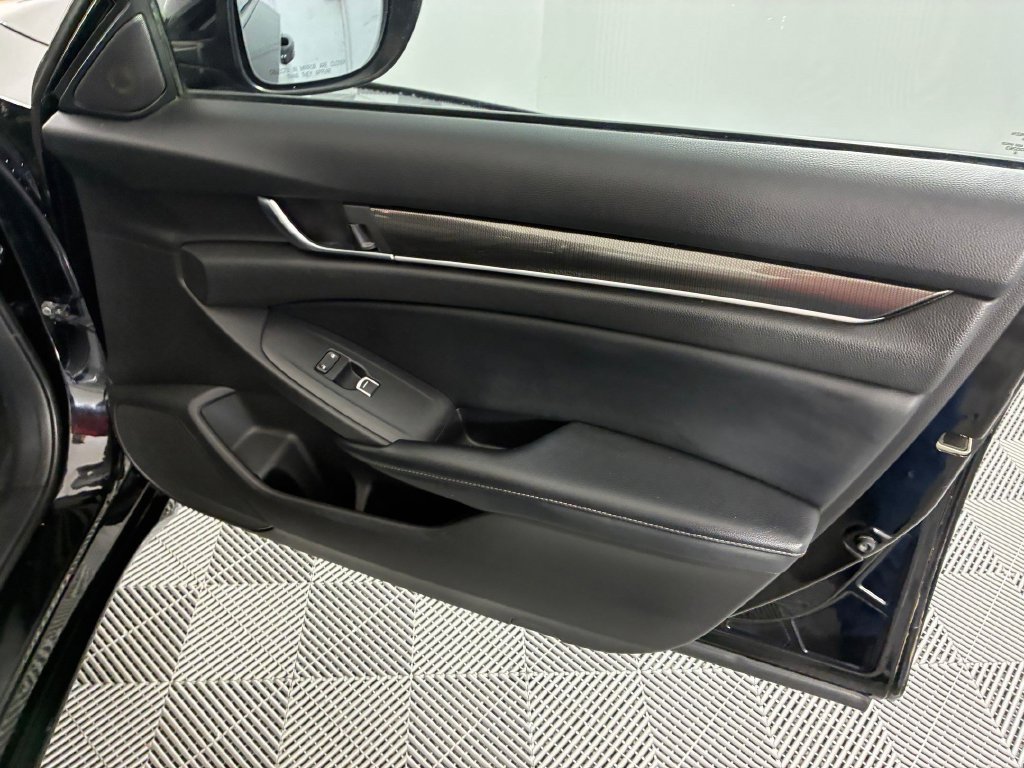 Used 2018 Honda Accord Sport image 31