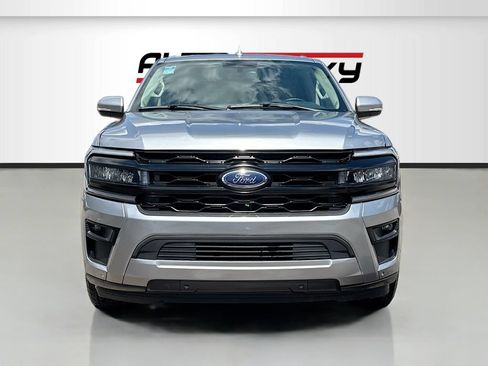 Used 2024 Ford Expedition XLT RWD image 2