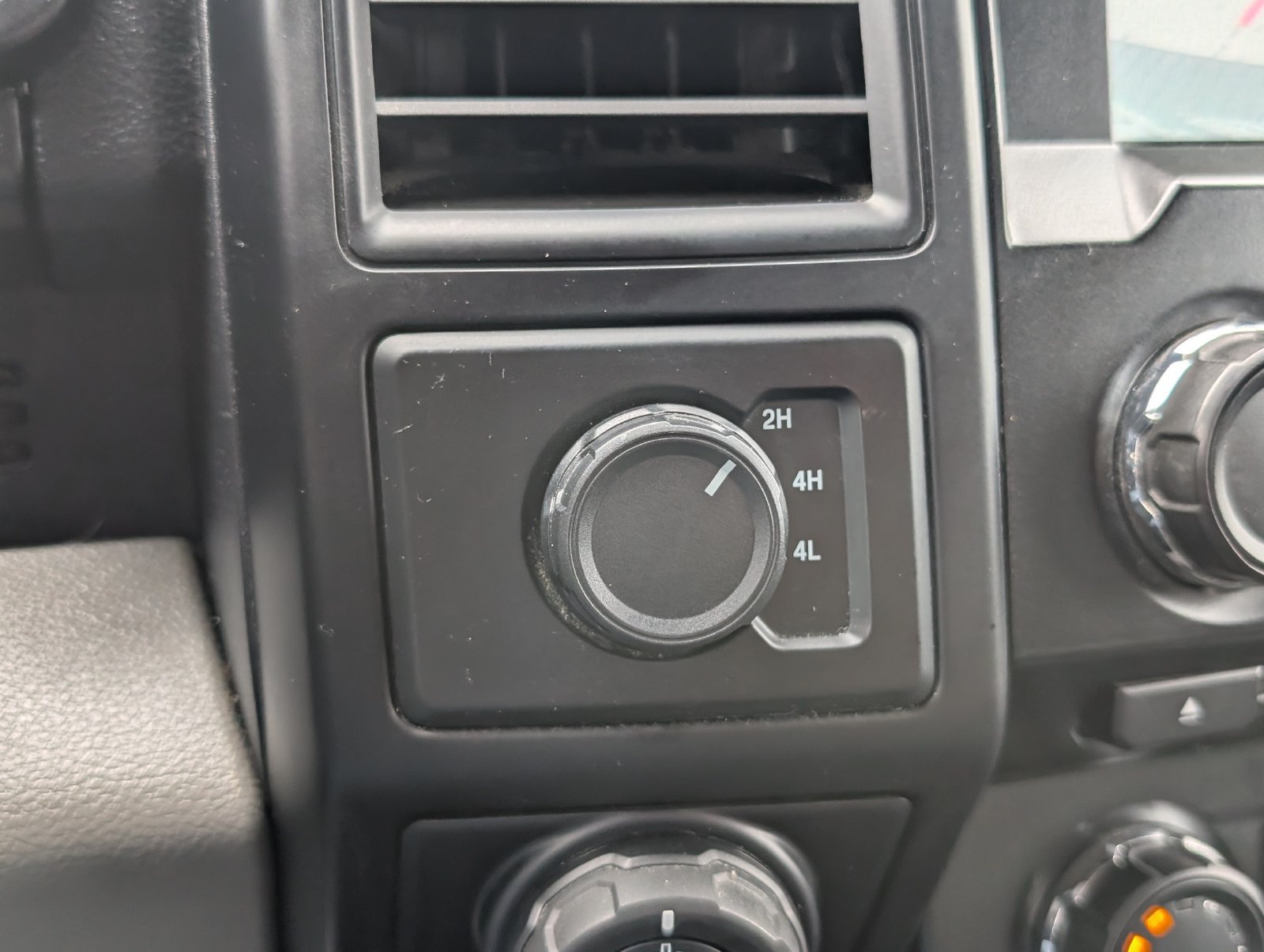Used 2017 Ford F150 XL w/ Equipment Group 101A Mid AWD/4WD image 19