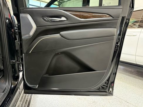 Used 2023 Cadillac Escalade ESV Sport Platinum image 24