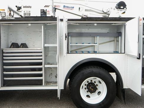 Used 2019 Ford F750 2WD Regular Cab Super Duty image 6