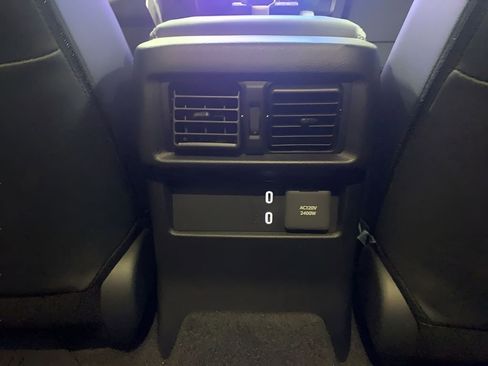 Used 2025 Toyota 4Runner Limited AWD/4WD image 13