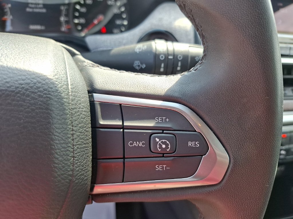 Used 2024 Jeep Compass Latitude AWD/4WD image 19