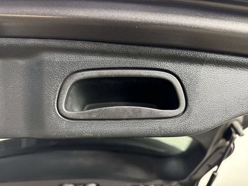 Used 2023 Jeep Compass Latitude w/ Sun and Sound Group AWD/4WD image 33