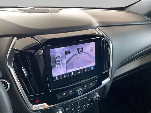 Used 2023 Chevrolet Traverse LT FWD image 11