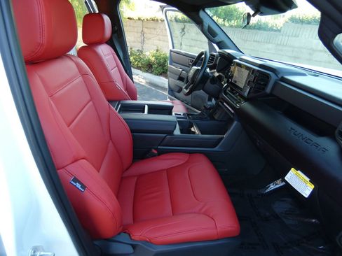 Used 2025 Toyota Tundra SR image 31