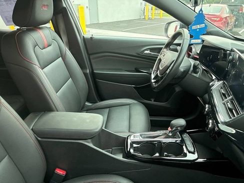 Used 2025 Chevrolet Trax RS w/ Driver Confidence Package FWD image 23
