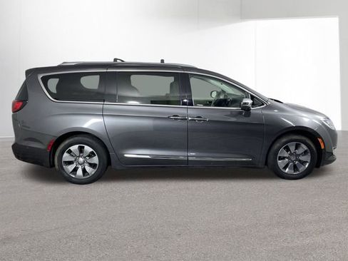 Used 2018 Chrysler Pacifica Limited w/ Advanced Safetytec Group image 43