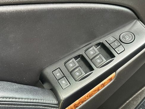 Used 2015 Chevrolet Tahoe LTZ AWD/4WD image 13