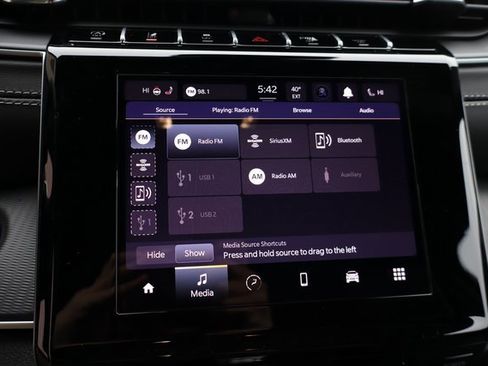 New 2025 Jeep Grand Cherokee Altitude image 17