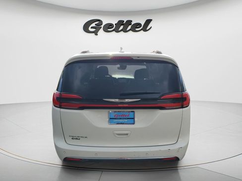 Used 2021 Chrysler Pacifica Touring FWD image 6