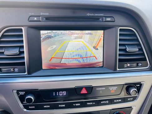 Used 2016 Hyundai Sonata Sport w/ Option Group 1V image 17