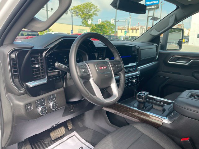 Used 2022 GMC Sierra 1500 Elevation w/ LPO, Elevation Black Package AWD/4WD image 16