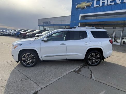 Used 2018 GMC Acadia Denali image 2