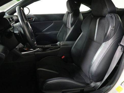 Used 2023 Toyota GR86 Premium w/ ALL Weather Mat Package (TMS) RWD image 21