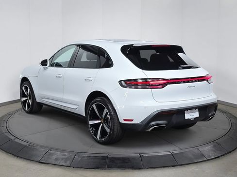 New 2026 Porsche Macan image 3