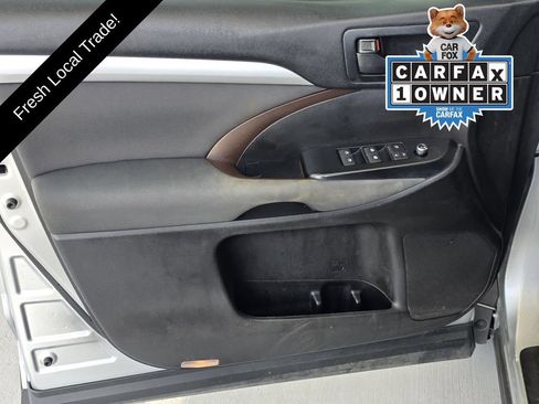 Used 2019 Toyota Highlander LE AWD/4WD image 27