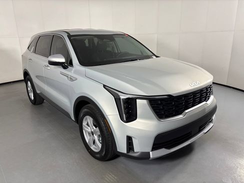 New 2026 Kia Sorento LX FWD image 2