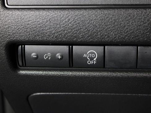 Used 2023 Nissan Rogue S image 23