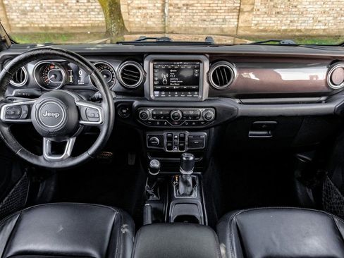 Used 2021 Jeep Wrangler Unlimited Sahara image 5