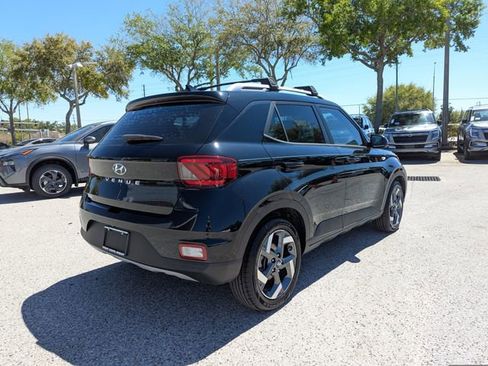 Used 2021 Hyundai Venue SEL image 8
