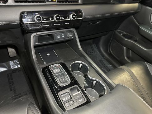 Certified 2024 Honda Pilot Touring image 29