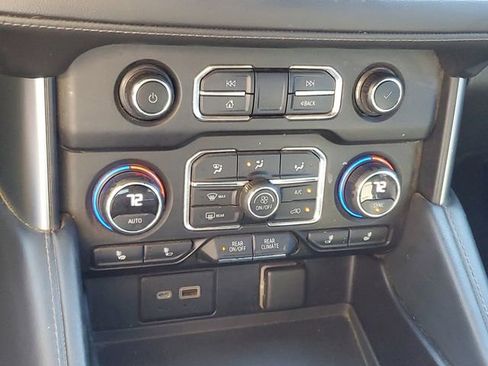 Used 2021 Chevrolet Tahoe Z71 w/ Z71 Off-Road Package AWD/4WD image 18