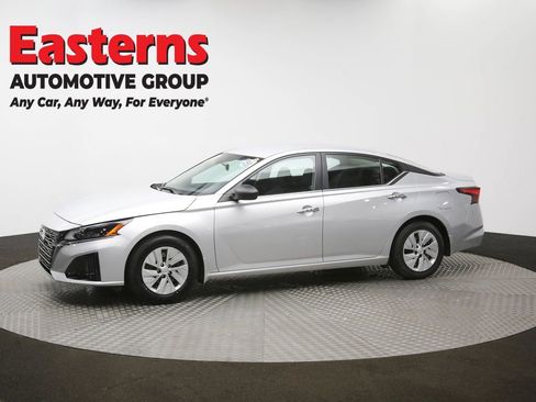 Used 2024 Nissan Altima 2.5 S image 57