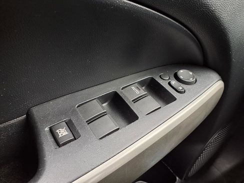 Used 2013 MAZDA MAZDA2 Sport image 18