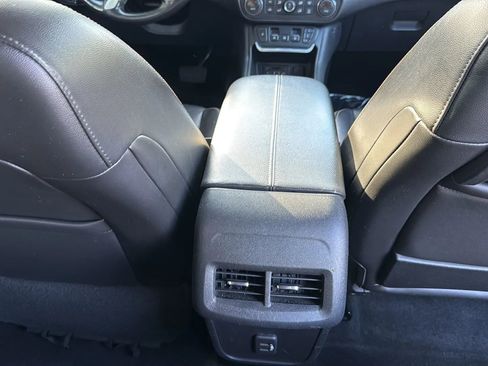 Used 2019 GMC Terrain SLT w/ Preferred Package AWD/4WD image 28