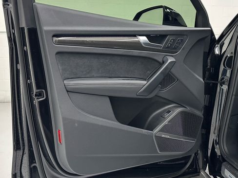 Used 2025 Audi SQ5 Premium Plus w/ Premium Plus Package image 23